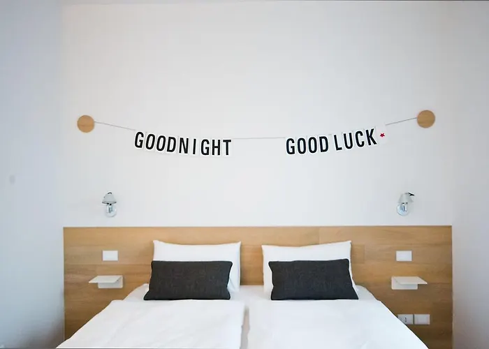 Bed & Breakfast Piano Bb *